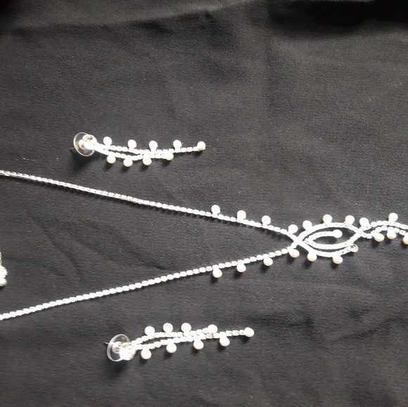 Jewelry - Picture 3 of 4